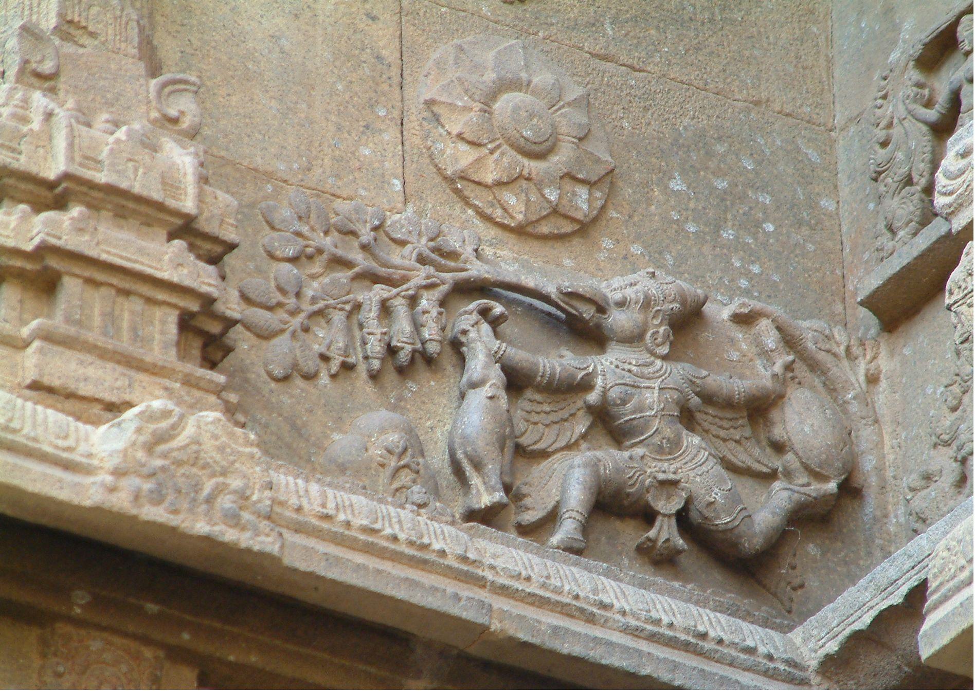 Sculpture of Garuda T Thirukkungudi temple
